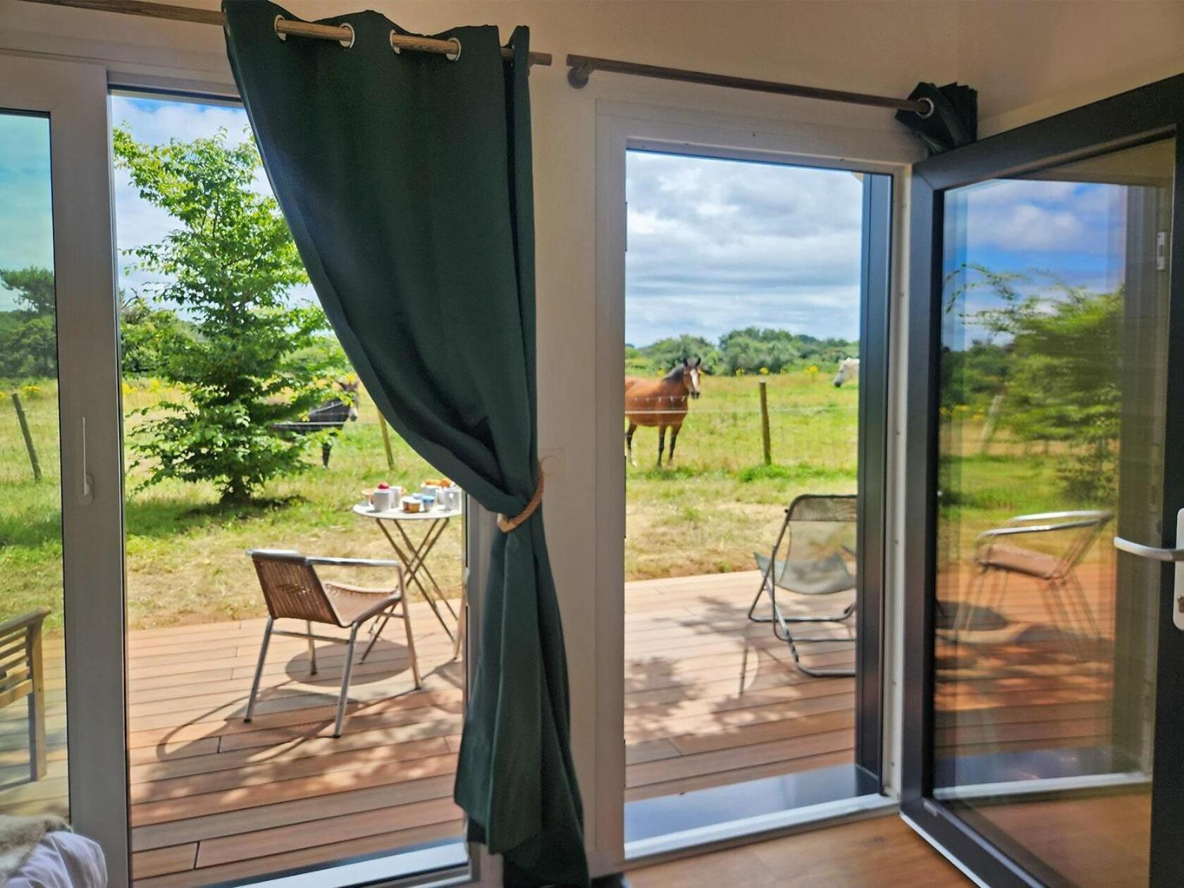 Gites & Tiny Houses Les Hauts De Toulvern บาดอง ห้อง รูปภาพ